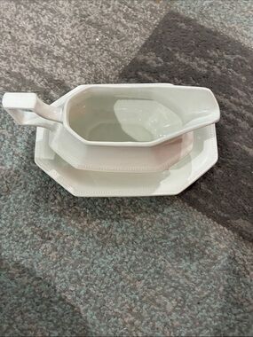 Vintage gravy boat and plate